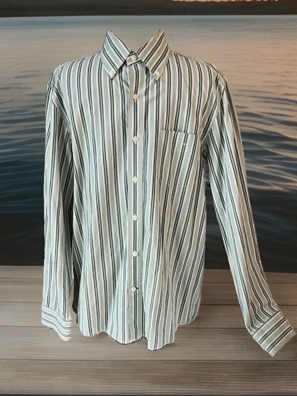 Madison Mashed Poplins Button Down Front Shirts Mens Medium Green Striped Cotton